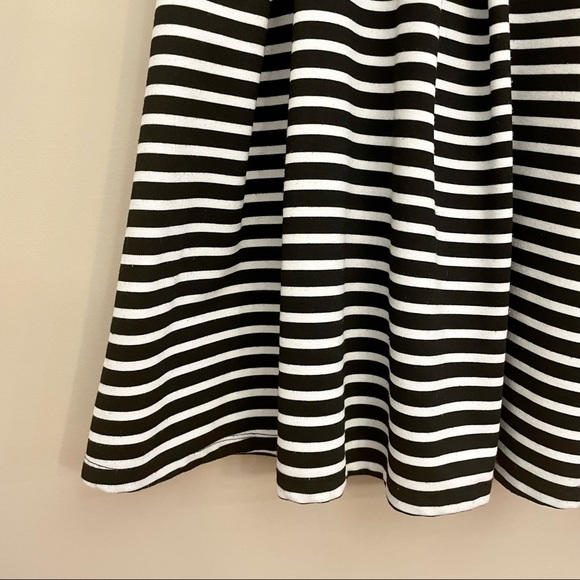 SUZY SHIER Black White Stripe Pleated Fit-And-Flare Mini Dress Women’s Medium - Picture 4 of 6